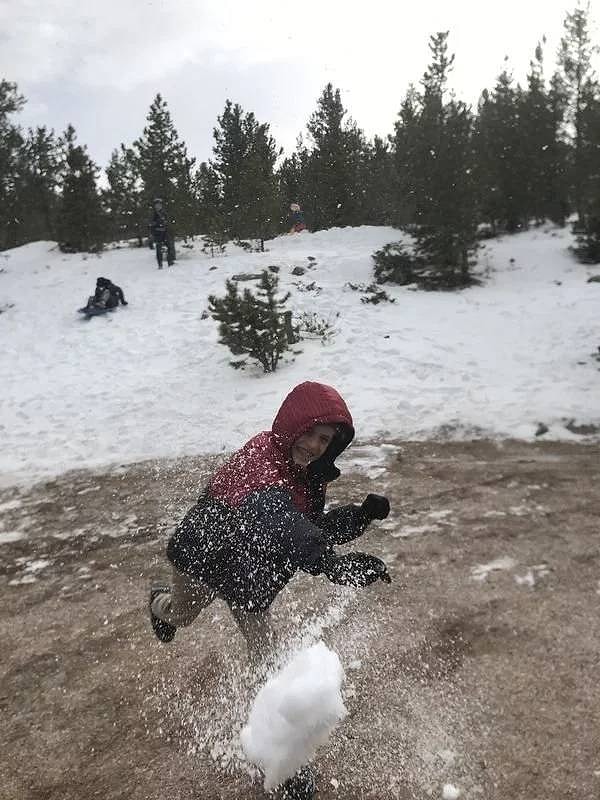 38. Судя по тому, что это фото здесь, камера, к счастью, не пострадала