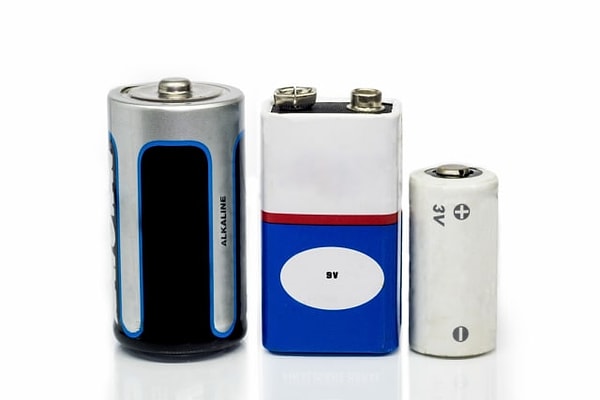 8. Какой элемент является основным компонентом батарейки?