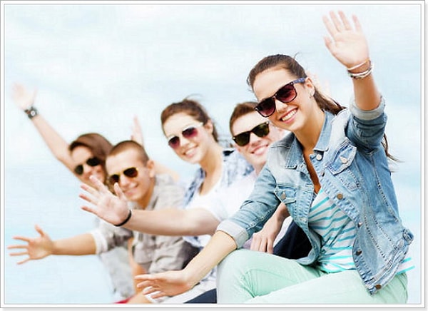 8. Как вы думаете, какая часть лица наиболее полно выдает эмоции человека?