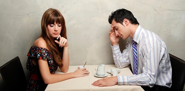 10. О чем говорит то, что при разговоре с вами человек пытается отвести взгляд?