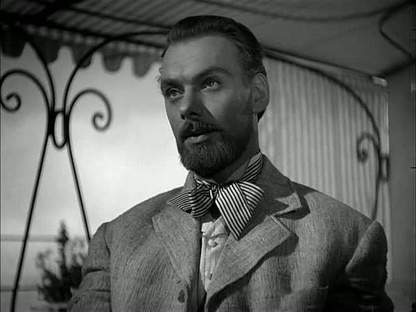 12. Как зовут этого мужчину?