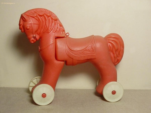 6. В чем была особенность красного коня?