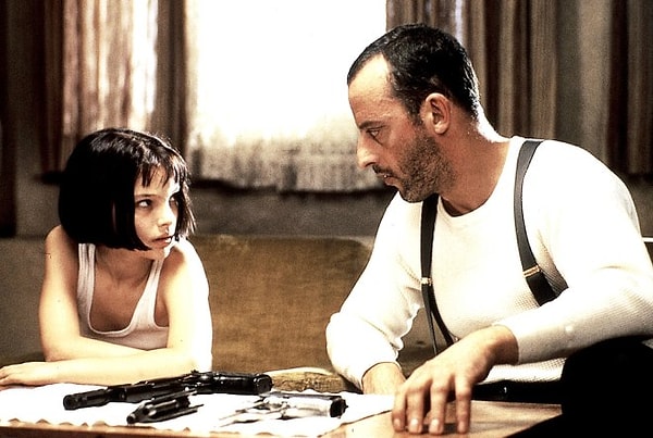 11. Какой режиссер снял культовый фильм "Леон"?