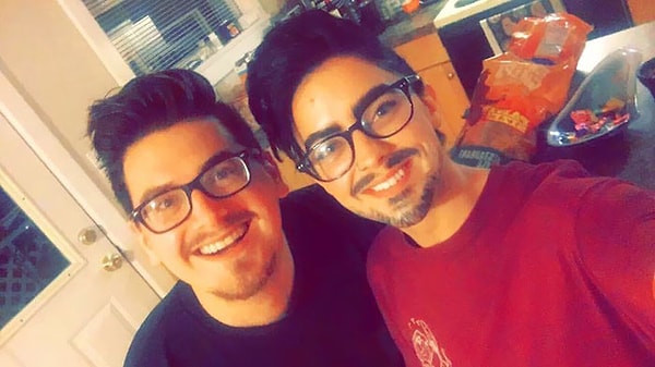 11. "Моя девушка появилась на вечеринке в честь моего дня рождения, одетая как я"