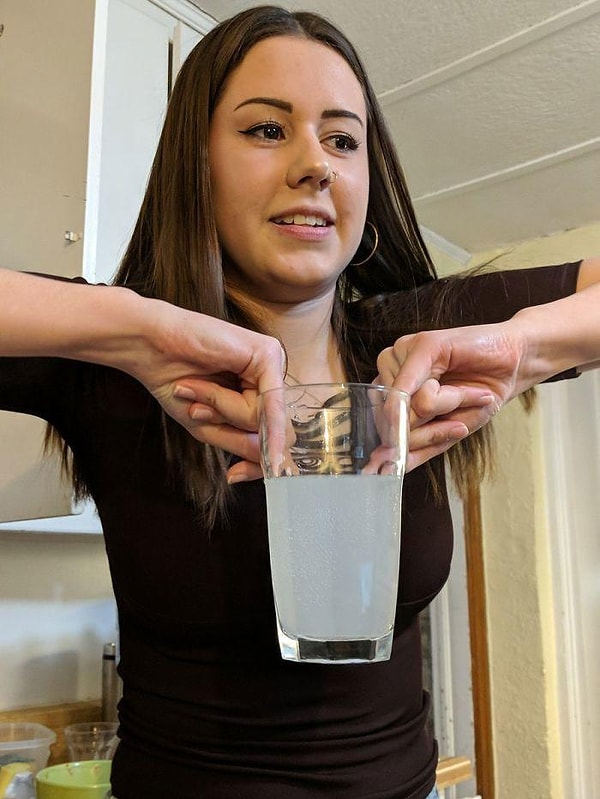 17. Ок, стакан взят. А выпить слабо?