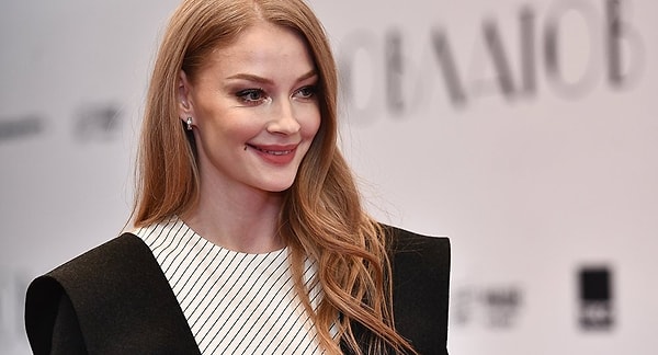 3. Замыкает тройку лидеров Светлана Ходченкова, доход которой оценивается в 1 млн долларов.