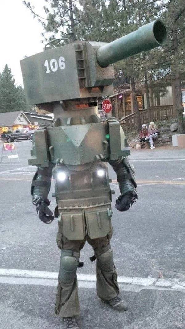 8. Косплей на танк?