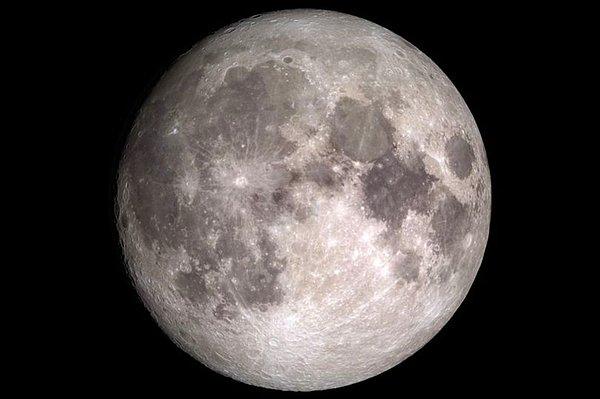 Son dönemlerde NASA'daki bilim insanları, Lyman Alfa haritalama projesini (LAMP) yürütürken, Ay'ın yüzeyinde hareket eden su molekülleri buldular.