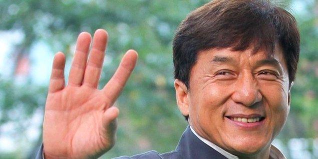 15. Jackie Chan ve ekibinin sigortasını bir şirket değil, Chan'in kendisi karşılar.