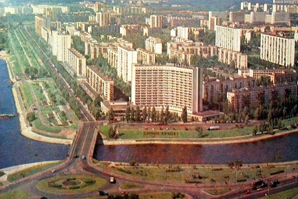 3. В огороде бузина, а в Киеве ...