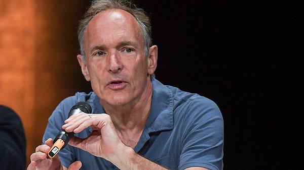 1999 yılında TIME dergisinin yayınladığı 20. yüzyılın en etkili 100 insanı listesine giren Tim Berners-Lee, birçok ödül ve unvanın sahibi oldu.