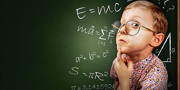 6. Если отпилить один угол у прямоугольного табурета, то сколько углов у табурета будет после этого?