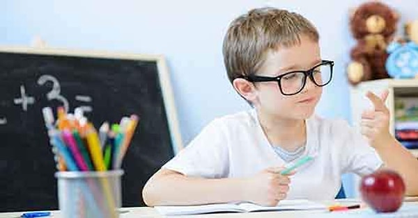 7. В корзине лежало пять огурцов и восемь яблок. Мальчик взял один огурец. Сколько фруктов осталось в корзине?