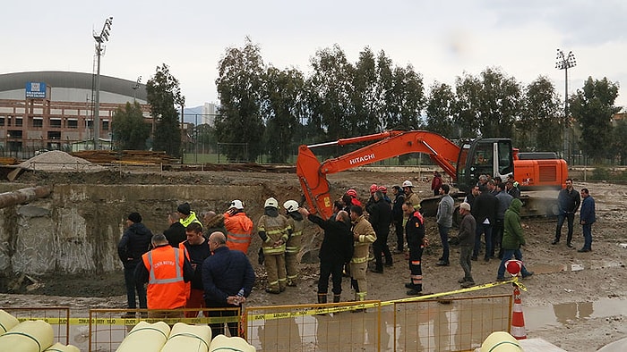 İzmir'de Yeraltı Park Alanı İnşaatında Göçük: İki Kişiyi Arama Çalışmaları Sürüyor