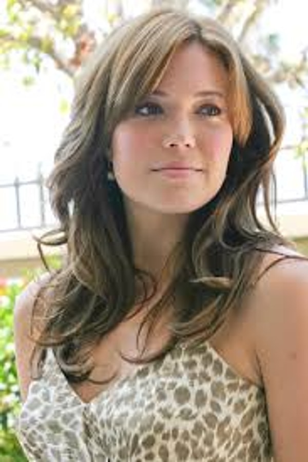 8. Мэнди Мур