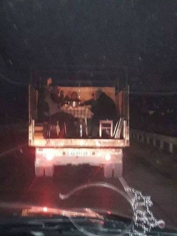 16. Ну, вздрогнем, мужики!