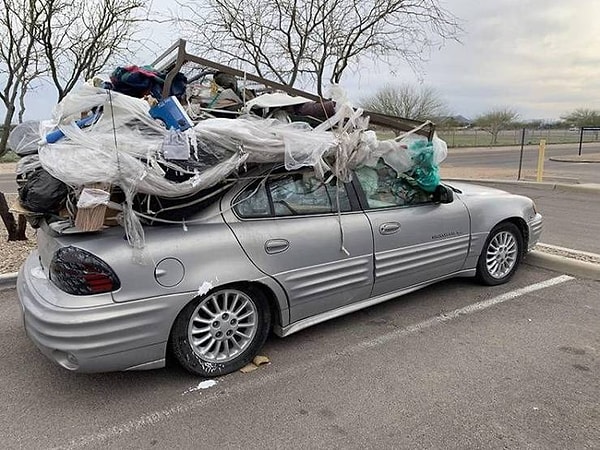 37. Тот момент, когда едешь с пикника и решил (наконец-то!) забрать свой мусор.