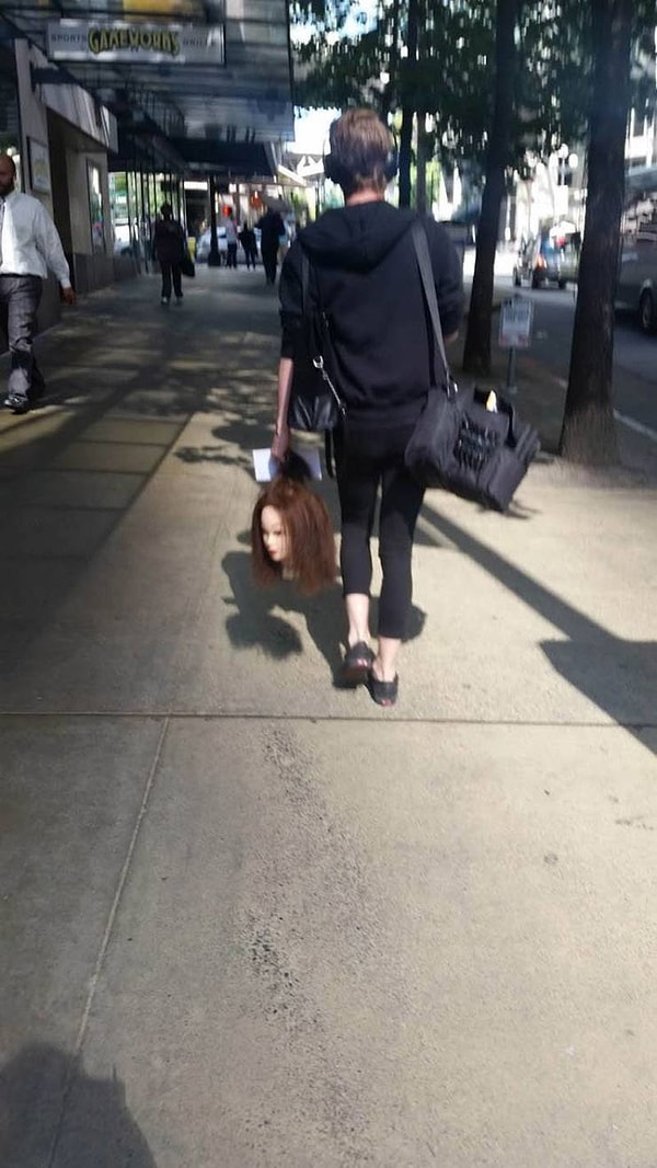 42. Так, не забыть купить: молоко, хлеб, яйца, голову.