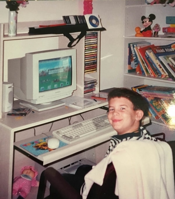 10. Ну, это явление есть и сейчас. Не всегда люди выбирают портативность