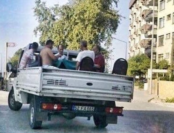 1. Играть в карты по дороге домой? Не вопрос!