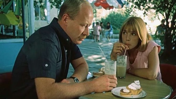 6. Закончите название фильма, в котором сыграла Вера Глаголева: "Выйти замуж ..."?