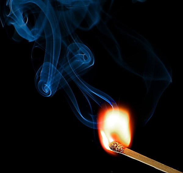 14. Зажигалка была изобретена еще до того, как появилась спичка