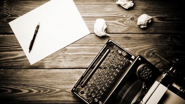 8. Кто является автором поэмы "Кому на Руси жить хорошо" ?