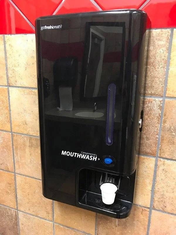 16. Диспенсер ополаскивателя для рта.