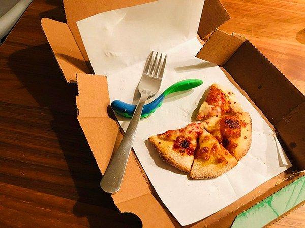 14. Müşterinin çocuğunun 1 yaşına bastığını bilen pizzacılar ona da bir pizza yapmışlar!