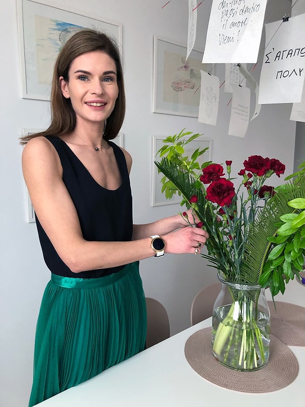 23. День 21: Вы можете легко превратить свое маленькое черное платье в топ