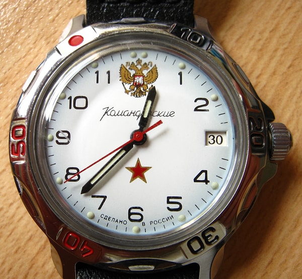 2. На каком часовом заводе делали известные "Командирские" часы?
