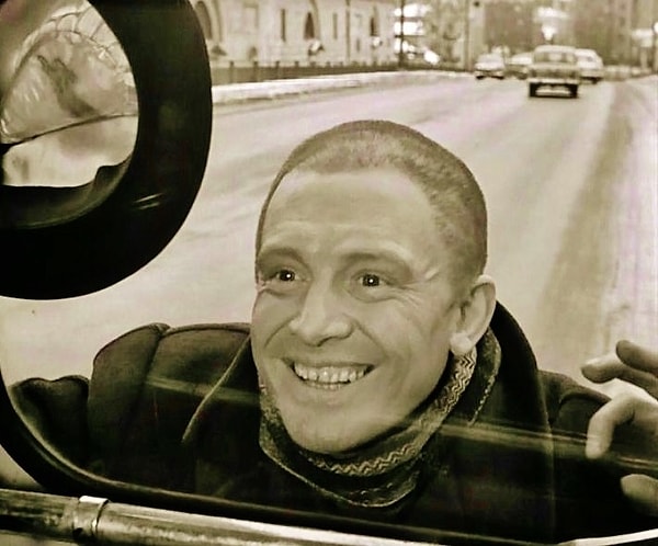 6. Какую марку машин любил угонять Юрий Деточкин?