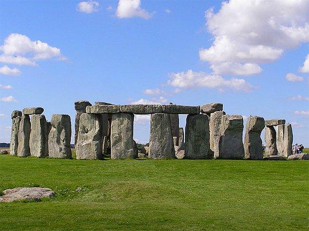 Stonehenge uzaylılar tarafından inşa edildi.