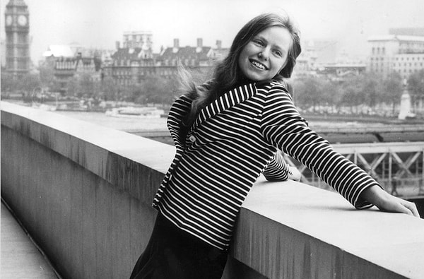 8. Игрой на каком инструменте прославилась Жаклин Дю Пре?