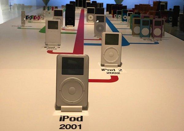 17. Walk-man, discman bir yana, iPod'lar bile artık müzelik oldu.