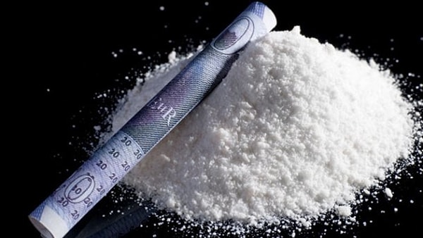 11. Кто из русских поэтов пристрастился к кокаину?