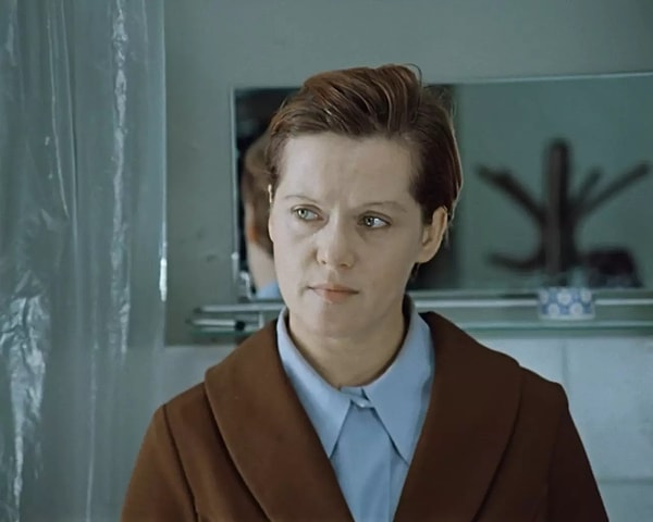 10. Сколько лет Людмиле Прокофьевне Калугиной?