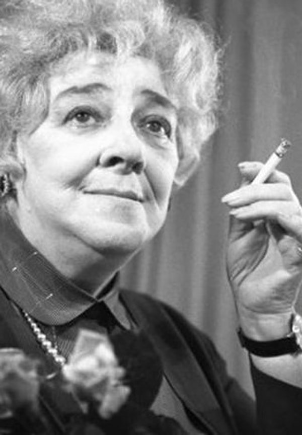 2. Фаина Раневская — фрекен Бок из мультфильма «Карлсон вернулся»