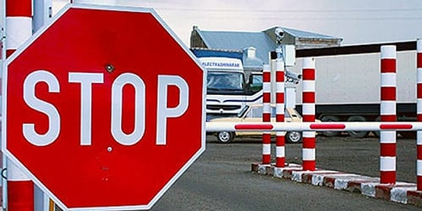 11. Между какими двумя странами пролегает наиболее протяженная в мире сухопутная граница?