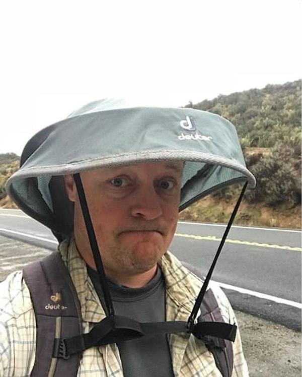 9. Забыл кепку? Не беда, когда под рукой есть козырек от коляски!