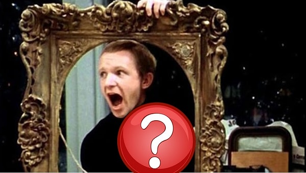 9. Что держит в руках Женя Лукашин в этом кадре?