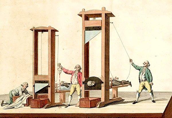 1792: Fransa Millî Meclisi, giyotinle idamı onayladı.