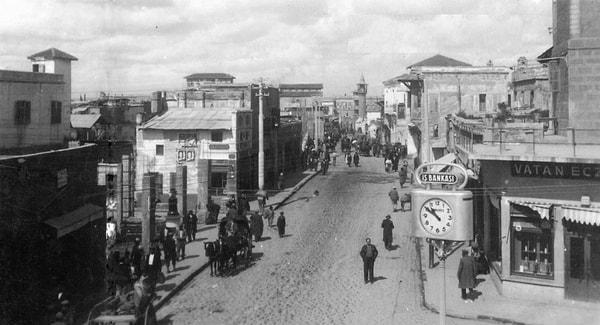 1922: Adana'nın Feke ilçesinden Fransız birliklerinin geri çekilişi.
