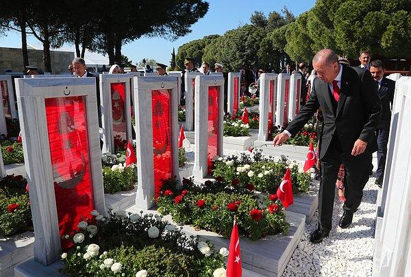 Cumhurbaşkanı Erdoğan, Çanakkale Zaferi'nin yıl dönümünde anma etkinliklerine katıldı.