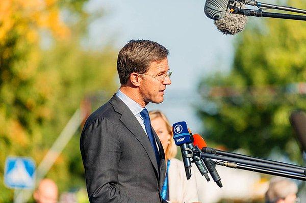 Hollanda Başbakanı Mark Rutte, Lahey'de düzenlediği basın toplantısında terör ihtimalinin gözardı edilmediğini söyledi.