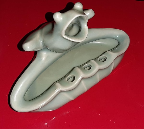 18. "Мой друг нашёл в магазине подержанных вещей"