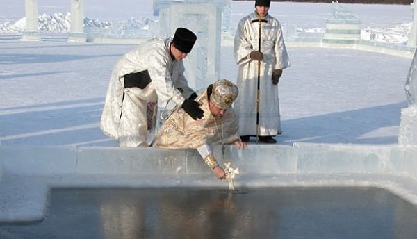 6. Что значит крещение в православной вере?