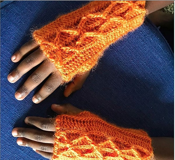 14. Мальчик отправляет эфиопским детям свои изделия ручной работы и жертвует средства от их продажи.