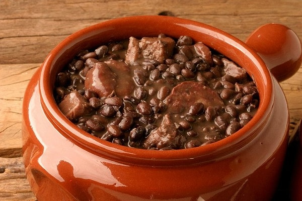 12. Фейжоада?