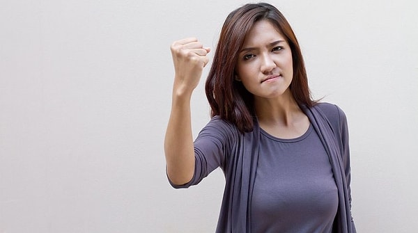 Она вас ненавидит!